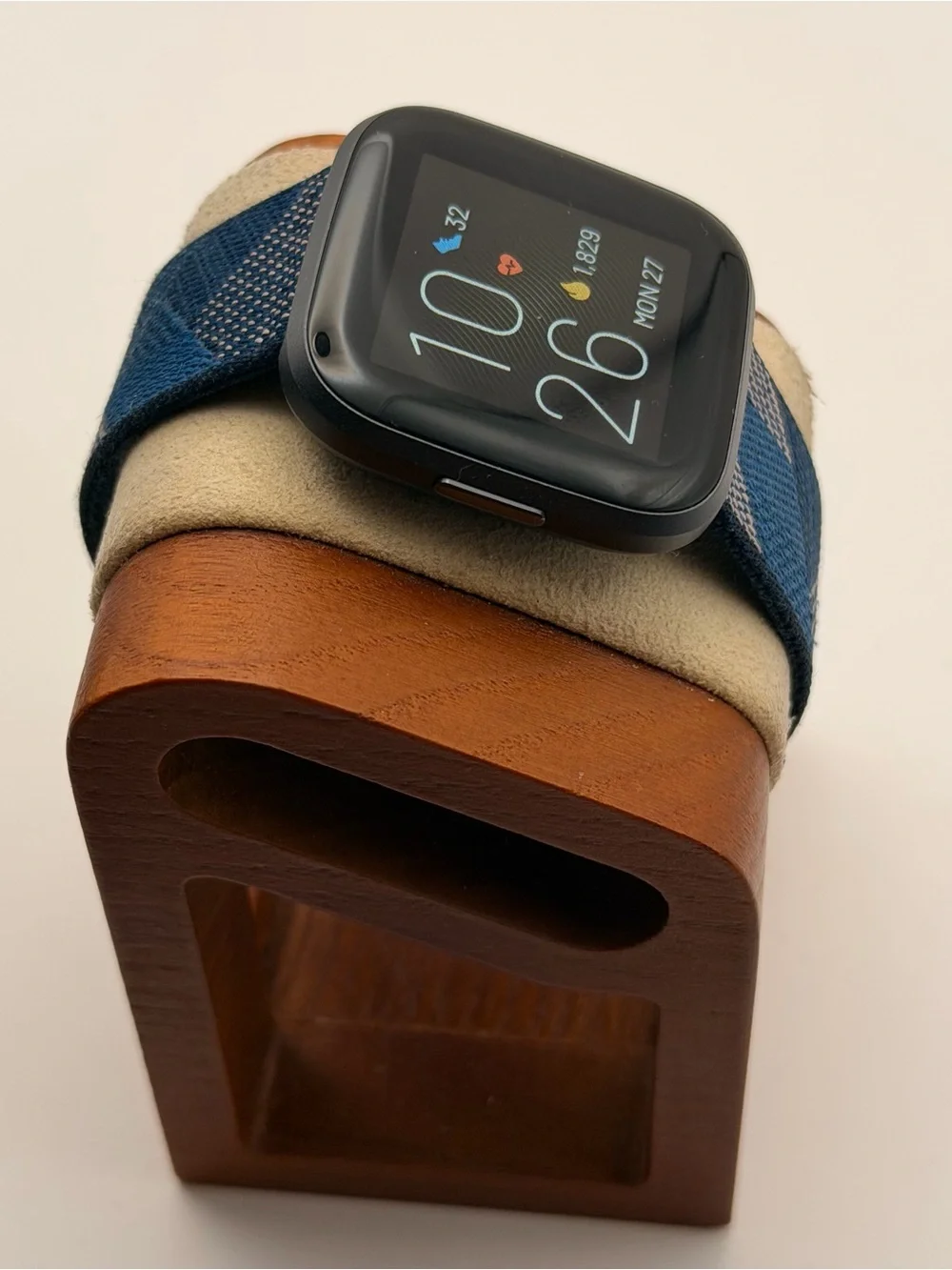 Fitbit Versa 2, Tested, Excellent, Charger Included, Black/Mist Gray, Fitness T - Picture 4 of 7
